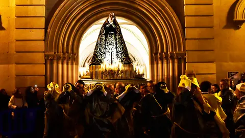 Procesión de la Virgen Dolorosa en Pamplona. PABLO LASAOSA 6