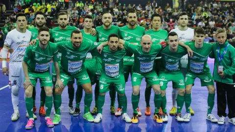 Plantilla del Magna Gurpea en la Copa de España. Lnfs.es