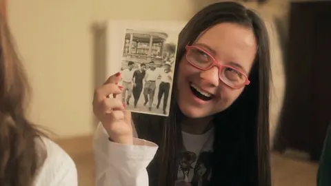 'El Reencuentro', la emotiva campaña de Down España.