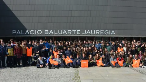 Los colegios de Pamplona colaboran con la iniciativa 'Navarra abre los brazos' (30)