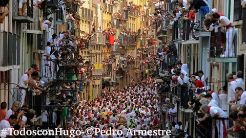 La iniciativa #TodosconHugo surgió de un total de 109 fotógrafos para ayudar a su compañero Hugo Ortuño en su tratamiento oncológico (1)
