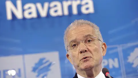 GRA132. PAMPLONA, 30/03/2016.- El concejal de UPN en el Ayuntamiento de Pamplona, Juan José Echeverría, durante la conferencia de prensa que ha ofrecido hoy en Pamplona en donde ha advertido que la capital navarra se puede quedar sin agua de Itoiz en el plazo de dos meses como consecuencia de la &#34;demagógica&#34; operación de EH Bildu en la empresa pública Servicios de la Comarca de Pamplona, dependiente de la Mancomunidad, al denunciar el contrato existente con Canal de Navarra S.A. (CANASA). EFE/Villar López