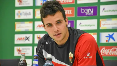 Álvaro Giménez es jugador del Elche.