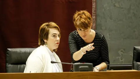 Ainhoa Aznárez (Podemos) y Bakartxo Ruiz (Bildu).