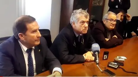 Rueda de prensa de Ángel Villar en Pamplona.