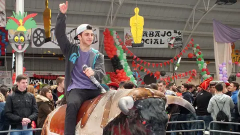 Las imágenes de la carpa universitaria de primavera 2016. S (58)