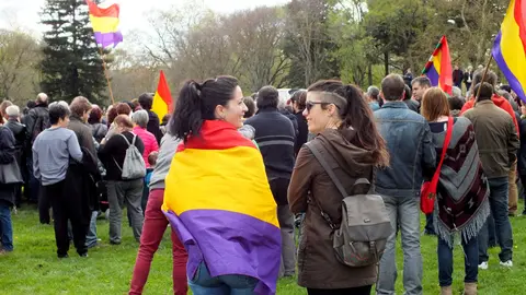 Imágenes del acto celebrado en La Vuelta del Castillo de Pamplona en memoria de las Víctimas de la Guerra Civil. S (25)