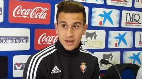 Álex Berenguer en rueda de prensa.