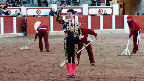 Debut del novillero navarro Toñete con picadores en Zamora. LA OPINIÓN DE ZAMORA (1)