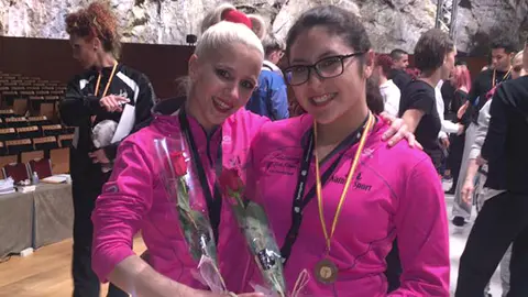 Amaia Beloki y Brenda Obando.