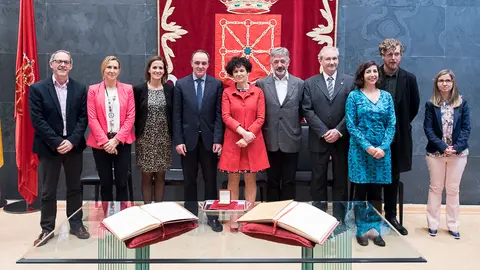 Toma posesión de Asun Olaechea en el Parlamento de Navarra. PABLO LASAOSA 21