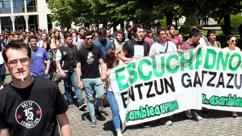 Manifestación convocada por los estudiantes de la UPNA al cumplirse una semana de los altercados en la universidad. S (4)