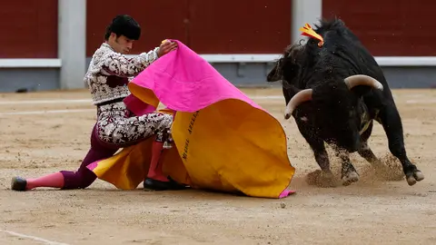 Miguel Abellán recibió la primera ovación de la feria de San Isidro (Efe).