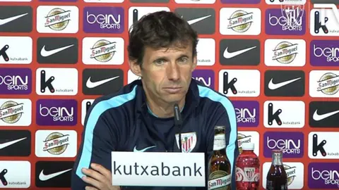 Ziganda en rueda de prensa.