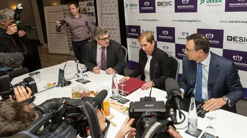 La presidenta foral, Uxue Barkos, protagoniza los _Desayunos empresariales_ organizados por Navarra Capital en el Hotel Tres Reyes de Pamplona.(5). IÑIGO ALZUGARAY