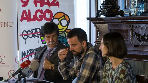 Javier Urra,  psicólogo especializado en temas de menores, Pedro Balboa, director de comunicación de Kukuxumuxu, e Itxaso Redondo, de innovación de Kukuxumuxu.. IÑIGO ALZUGA (5)