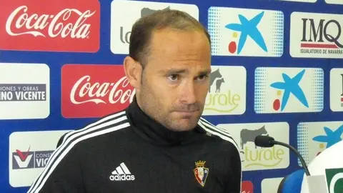 Nino en rueda de prensa.