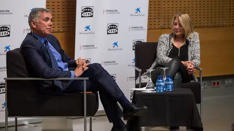 El periodista Juan Ramón Lucas participa en el Foro Premios Solidarios Onda Cero Navarra. (21). IÑIGO ALZUGARAY