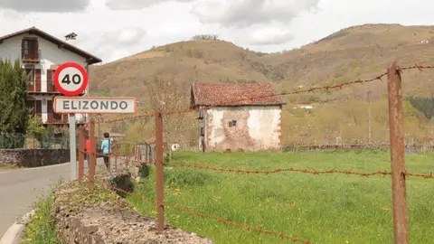 Imagen del vídeo que resumen tres minutos del rodaje de 'El Guardián Invisible' en Baztan.