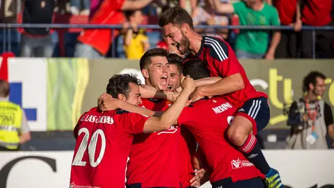 Celebración del primer gol de Mikel Merino en el partido de play-off Osasuna-Nastic.(5). IÑIGO ALZUGARAY
