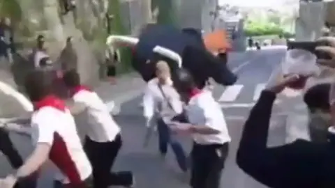 Imagen de la cuadrilla que organiza un divertido encierro Sanferminero. 