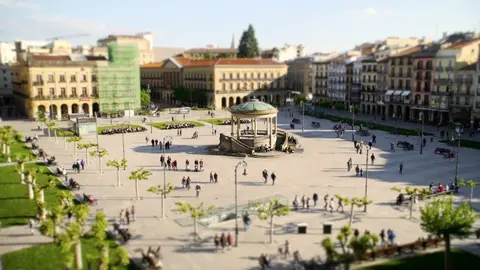 Imagen de la Plaza del Castillo de Pamplona. Soñar es Gratis