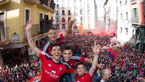 Osasuna celebra el ascenso en Pamplona con visita al Ayuntamiento de Pamplona. CAOSASUNA_MIKEL SAIZ (21)