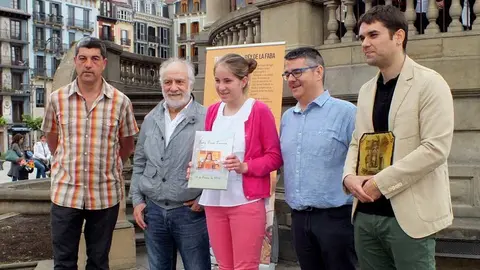 Sangüesa pasa el testigo a Lodosa para la celebración del próximo Rey o Reina de la Faba . S. REDíN