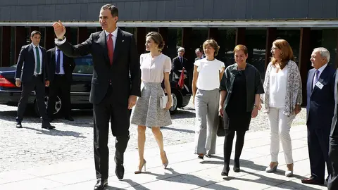 Llegada de los Reyes de España a Pamplona recibidos por Uxue Barkos. ÍÑIGO ALZUGARAY (3)