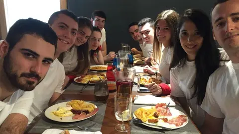 Almuerzos para coger fuerzas antes del Chupinazo de San Fermín 2016.