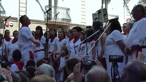 Jota a San fermín en la Plazuela del Consejo.