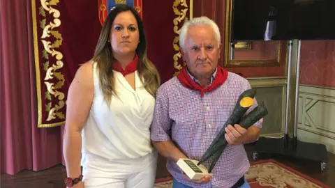 Eva y Luis do espiritu Santo, ganadores del Concurso Internacional de Fuegos Artificiales de San Fermín 2015. NR