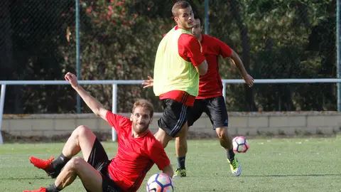 Osasuna entrena en Rota (4)