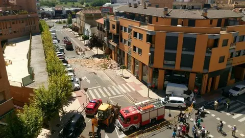 Imágenes en Tudela tras la explosión de una vivienda. PABLO LASAOSA