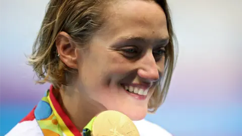 Mireia Belmonte se hace con el oro. EFE