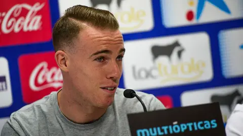 Presentación de Carlos Clerc, nuevo jugador de Osasuna. PABLO LASAOSA 06