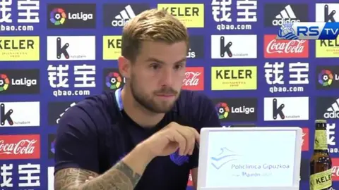 Íñigo Martínez en rueda de prensa.