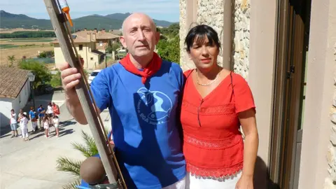 Felipe Ajona y Ana Muñoz en el chupinazo de Murieta 2016.