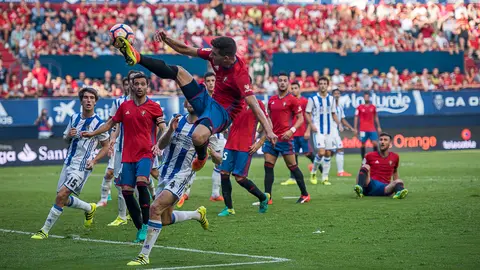 Espectaculares imágenes del partido Osasuna Real Sociedad. PABLO LASAOSA (14)