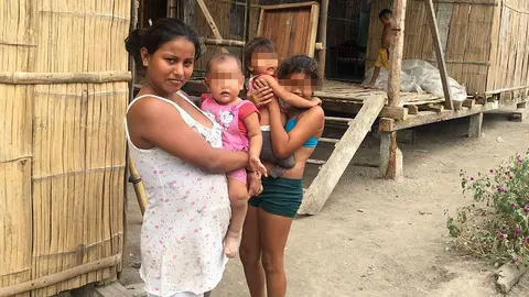Marvi Mieles pudo reconstruir parte de su casa de caña gracias a los donativos del Colegio de Navarra. Foto: Celia López.
