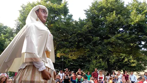Los gigantes de Pamplona celebran el Privilegio de la Unión