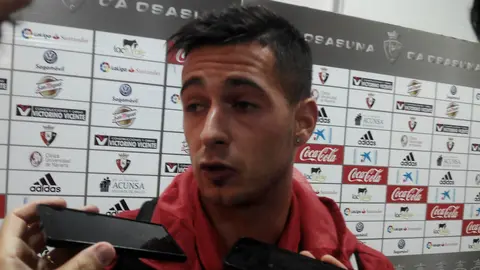 Sergio León en la zona mixta del Sadar.