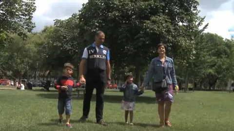 Imagen del matrimonio pamplonés que ha perdido más de 136 kilos con sendos tratamientos en la Clínica Universidad de Navarra 1