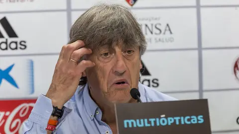 Rueda de prensa del entrenador de Osasuna, Enrique Martín Monreal, antes del partido con la UD Las Palmas (7). IÑIGO ALZUGARAY