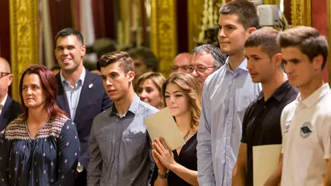 La presidenta de Navarra, Uxue Barkos, preside la recepción a los deportistas navarros olímpicos, paralímpicos y técnicos en el Salón del Trono del Palacio de Navarra. IÑIGO (11)