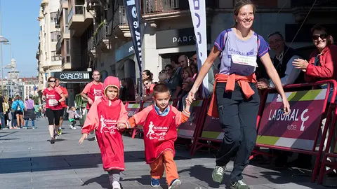 Domingo solidario que reune a cientos de corredores para recaudar fondos para ANFAS. MIGUEL OSÉS (30)