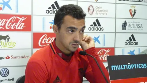 De las Cuevas en rueda de prensa.