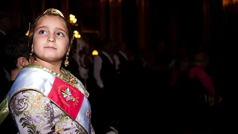 Desfile de los grupos de Casas Regionales y recepción en el Gobierno de la consejeria  con motivo de la XXVIII Semana cultural. MIGUEL OSÉS (11)