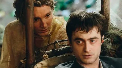 Imagen de la película Swiss Army Man de Daniel Radcliffe.