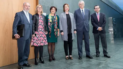 El exfiscal general del Estado, Eduardo Torres Dulce, y el exmagistrado del Tribunal Constitucional, Manuel Aragón, participan en una jornada sobre la Constitución en el Par (22)